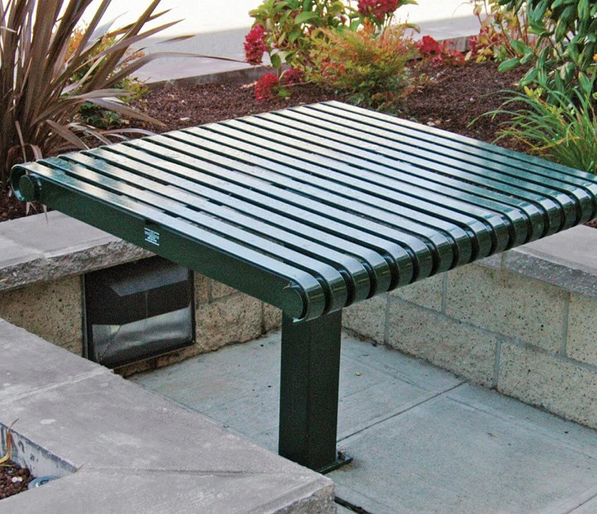 Plaza Picnic, Metal additional image 2
