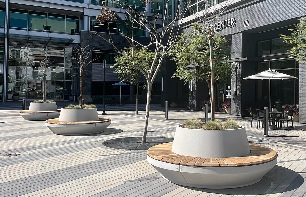 Sunroad HQ's Courtyard Blends Design With Nature