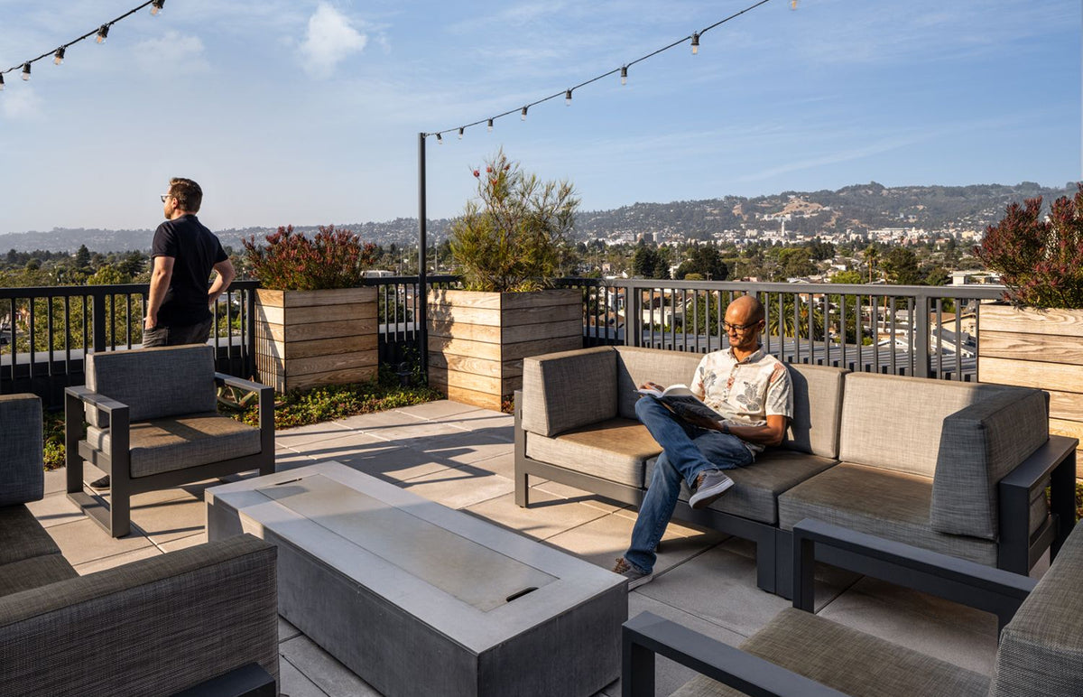 Roofdeck Terraces, Boulevard Wood Planters & Sweeping Views